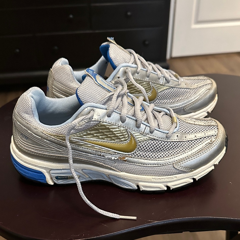 Nike Tri-D Silver vintage see the photos for details  and Gold Running Shoes